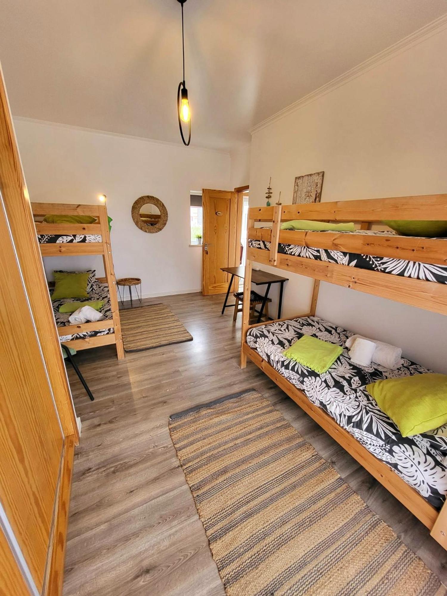 Alex Surf Hostel Балеал Екстериор снимка